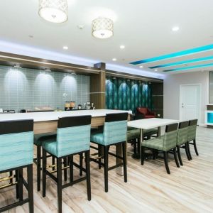 Dining area at Express Inn - Spring.