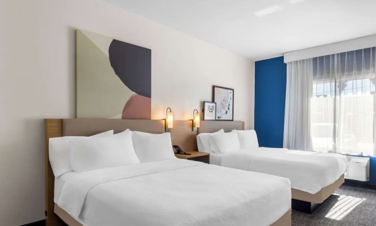 Day use twin room at Spark By Hilton Pearland.