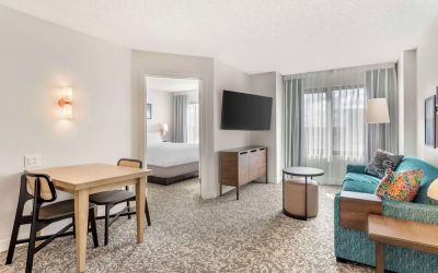 Day use suite with lounge area and workspace at Sonesta ES Suites San Antonio Downtown Alamo Plaza.