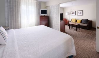 Day use suite with lounge area at Sonesta ES Suites Dallas Medical Market Center.