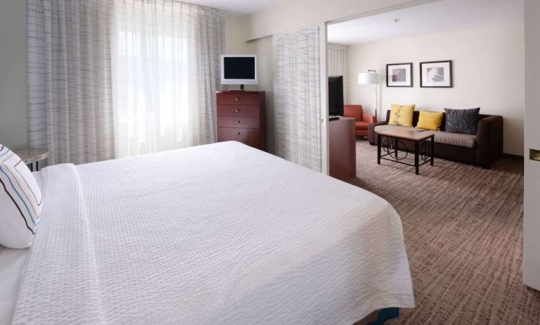 Day use suite with lounge area at Sonesta ES Suites Dallas Medical Market Center.