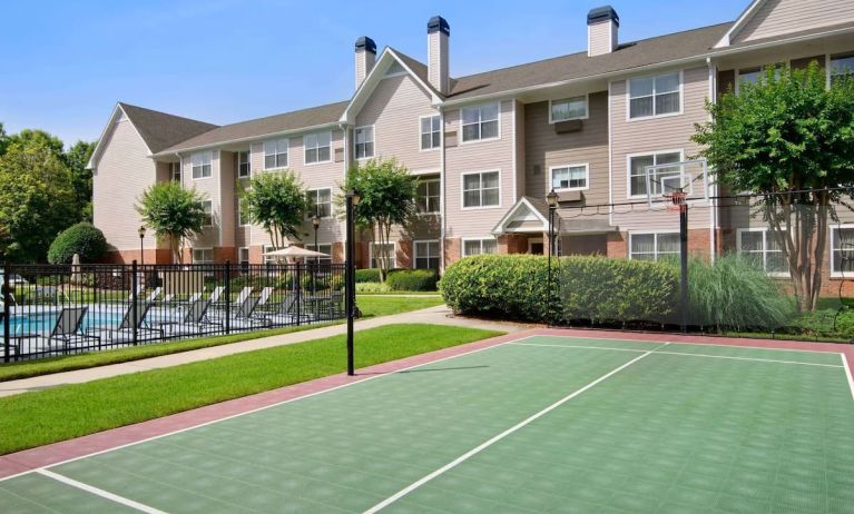 Tenis court at Sonesta ES Suites Atlanta Alpharetta North Point Mall.