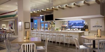 Hotel bar at Hilton Philadelphia At Penn's Landing.