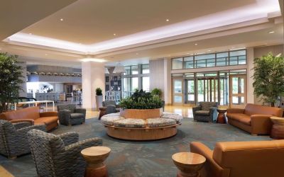 Spacious and comfortable lobby workspace at Hilton Philadelphia At Penn's Landing.