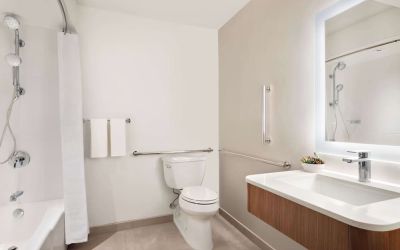 Guest bathroom at Hyatt Regency New Brunswick.