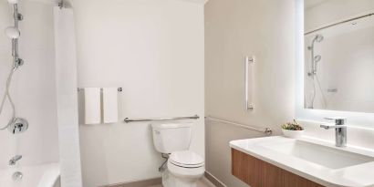 Guest bathroom at Hyatt Regency New Brunswick.