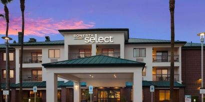 Exterior of Sonesta Select Tempe Downtown.