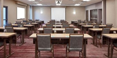 Professional meeting facility at Sonesta Select Raleigh Durham Airport Morrisville.