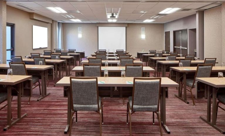 Professional meeting facility at Sonesta Select Raleigh Durham Airport Morrisville.