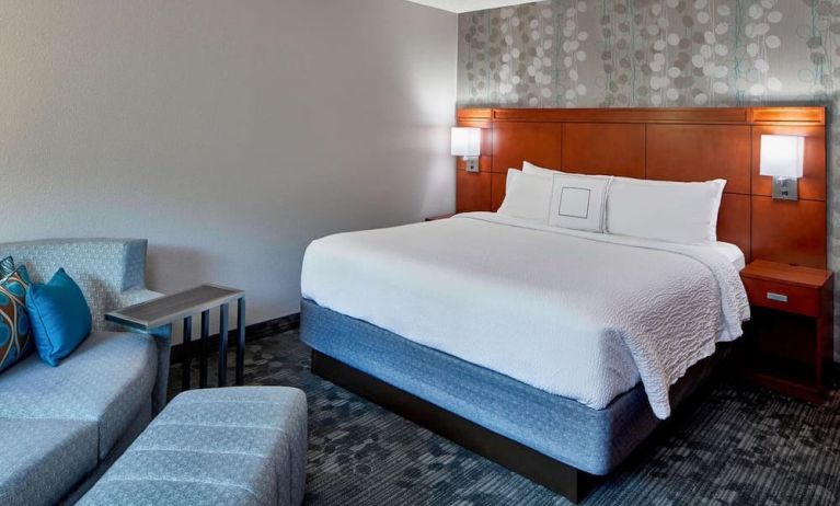 King bed at Sonesta Select Raleigh Durham Airport Morrisville.