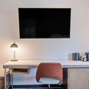 Day use room's workspace at Sonesta Select Pleasant Hill.