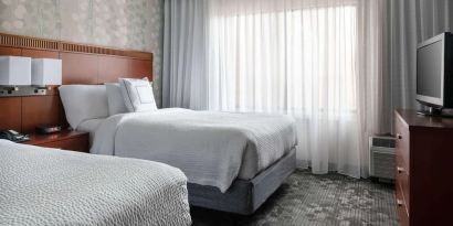 Day use twin room at Sonesta Select Phoenix Camelback.