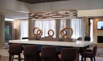 Lobby workspace at Sonesta Select Phoenix Camelback.