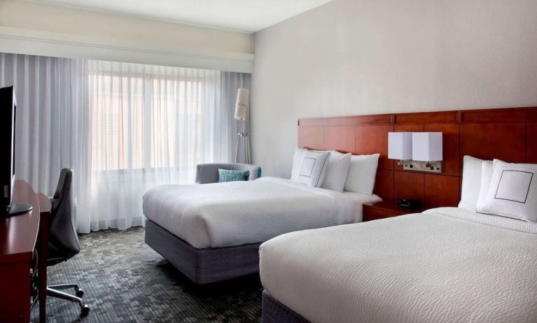 Day use twin room with work desk at Sonesta Select Newport Middletown.