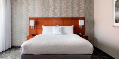 King bed at Sonesta Select Newport Middletown.