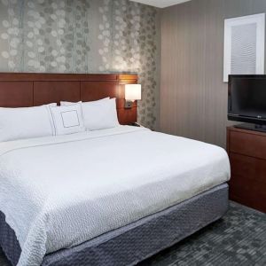 King bed at Sonesta Select Milwaukee Brookfield.