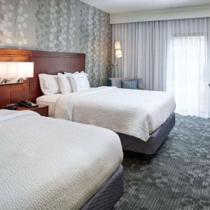 Day use twin room at Sonesta Select Milwaukee Brookfield.