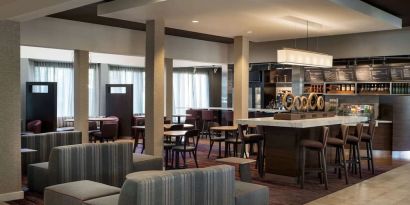 Dining area at Sonesta Select Los Angeles LAX El Segundo.
