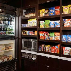 Convenience store at Sonesta Select Kansas City South Overland Park.