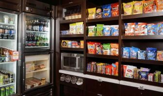 Convenience store at Sonesta Select Kansas City South Overland Park.