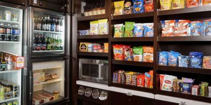 Convenience store at Sonesta Select Kansas City South Overland Park.