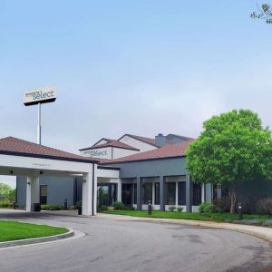 Entrance at Sonesta Select Kansas City South Overland Park.