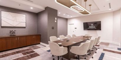 Small meeting room at Hilton Crystal City At Washington Reagan National Airport.