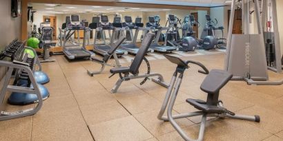 Fully equipped fitness center at Hilton Bellevue.
