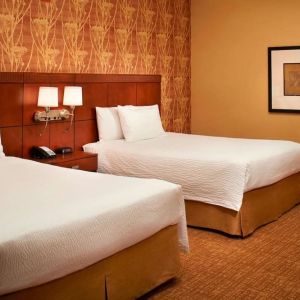 Day use twin room at Sonesta Select Detroit Auburn Hills.