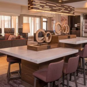 Lobby workspace at Sonesta Select Columbia.