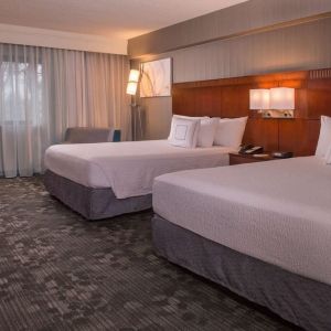 Day use twin room with work desk at Sonesta Select Columbia.