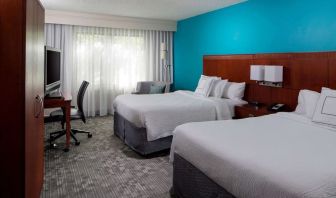 Day use twin room with work desk at Sonesta Select Boca Raton.