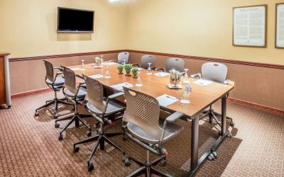Professional meeting room at Sonesta Milwaukee West Wauwatosa.