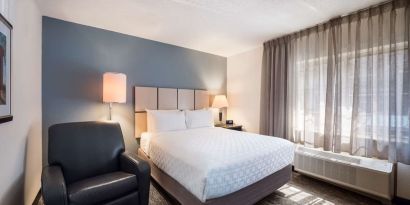 Standard day use room with floor to ceiling window at Sonesta Simply Suites Dallas Las Colinas.