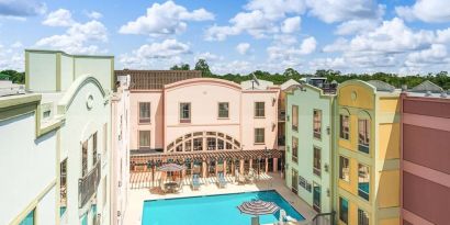 Beautiful outdoor pool at Hampton Inn & Suites Amelia Island-Historic Harbor Front.