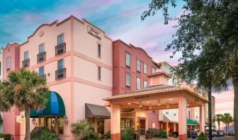 Parking area at Hampton Inn & Suites Amelia Island-Historic Harbor Front.