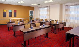 Professional meeting room at Sonesta ES Suites Birmingham Homewood.