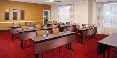 Professional meeting room at Sonesta ES Suites Birmingham Homewood.