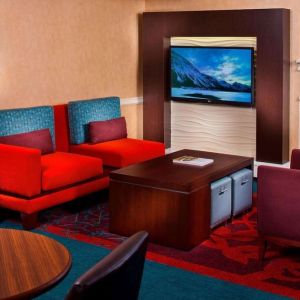 Comfortable lounge area at Sonesta ES Suites Birmingham Homewood.