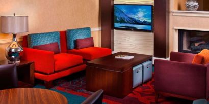 Comfortable lounge area at Sonesta ES Suites Birmingham Homewood.