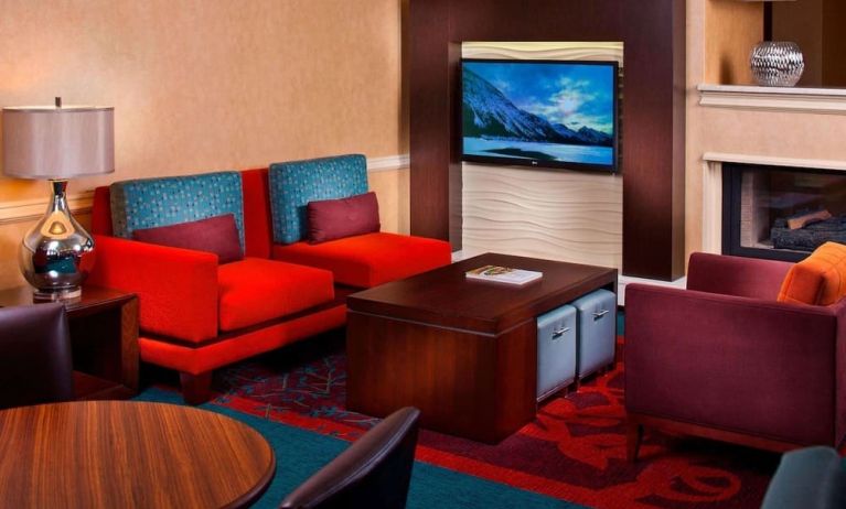 Comfortable lounge area at Sonesta ES Suites Birmingham Homewood.