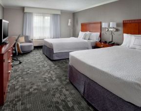Day use twin room with work desk at Sonesta Select Tinton Falls Eatontown.