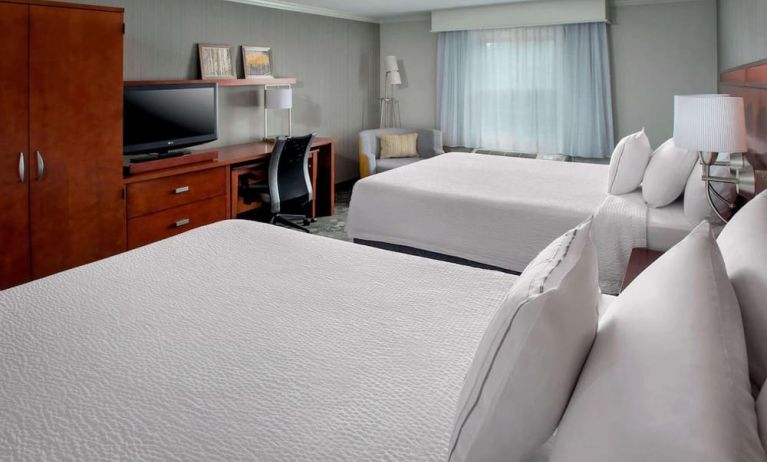 Bright and spacious day use twin room at Sonesta Select Tinton Falls Eatontown.