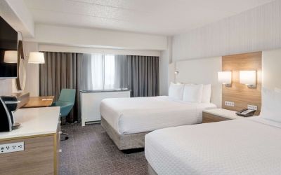 Day use twin room with work desk at Sonesta Columbus Downtown.
