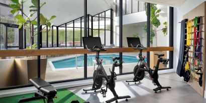 Fitness center at Sonesta White Plains Downtown.