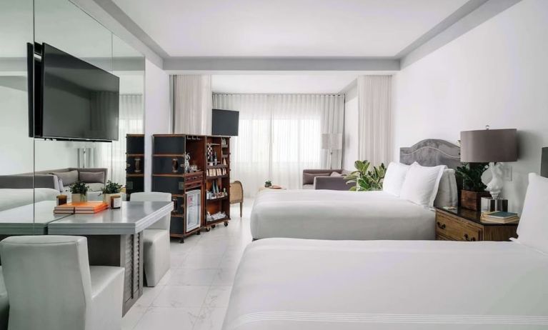 Day use twin room at Nautilus Sonesta Miami Beach.