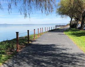 Hiking/biking trail at Embassy Suites By Hilton San Francisco Airport Waterfront.