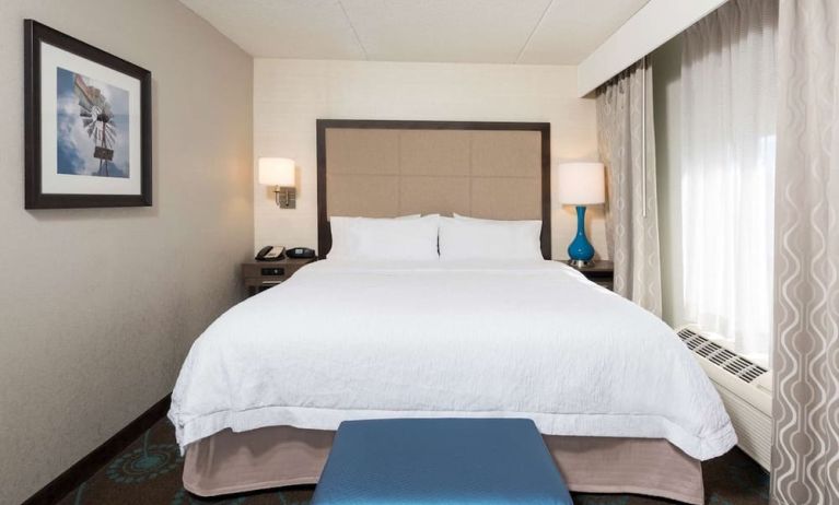 Day use room with natural light at Hampton Inn Bloomington.