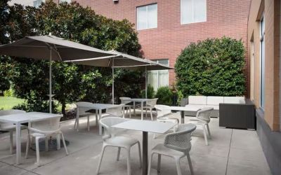 Courtyard perfect for coworking at Hilton Garden Inn Fort Worth Medical Center.