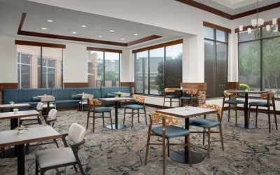 Dining area perfect for coworking at Hilton Garden Inn Fort Worth Medical Center.